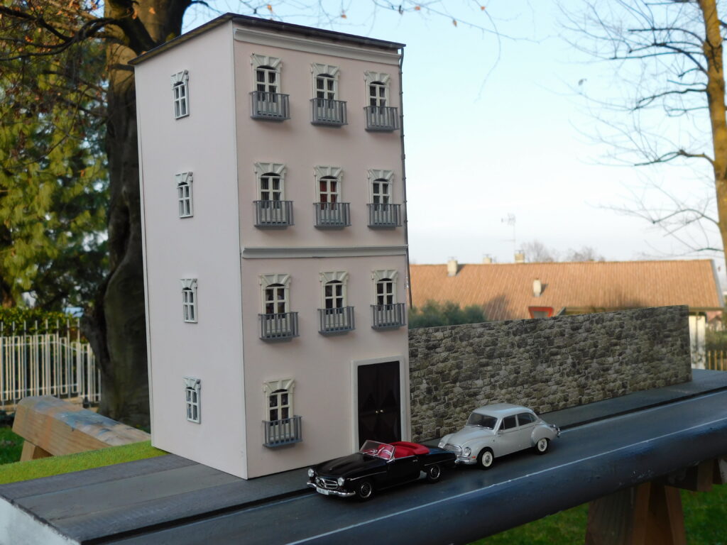 Palazzina Modellismo scala 1/43