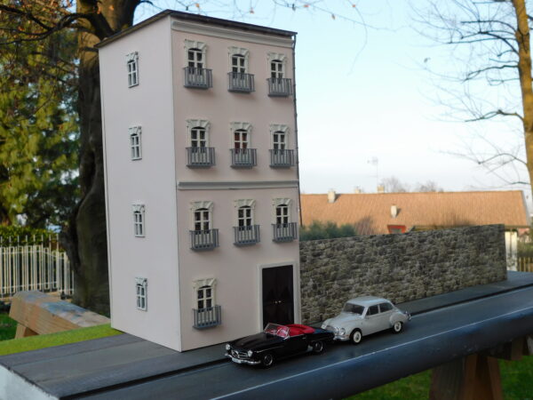IME-0-201 Palazzina elegante di città a 4 piani scala 1/43