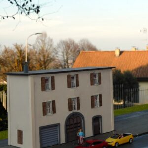 IME-H0-007 Casetta di paese con portone ad arco. Scala H0