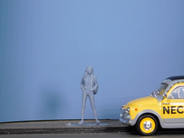 Personaggio femminile in scala 0