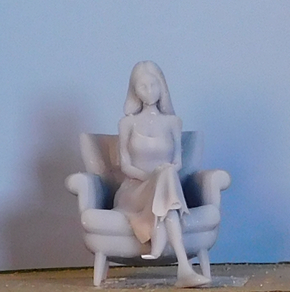 IMP-2-139-NV Personaggio donna seduta. Modellismo scala 1/24 non verniciato.